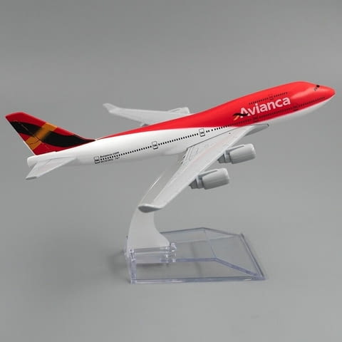 Боинг 747 самолет модел макет Avianca метален B747 пътници полет лайнер презокеански - снимка 1