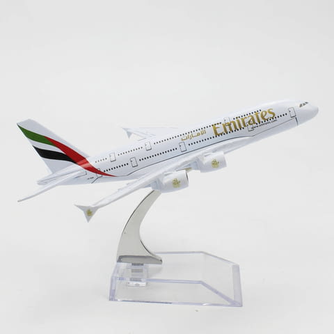 Еърбъс 380 самолет модел макет Airbus Emirates метален пилот