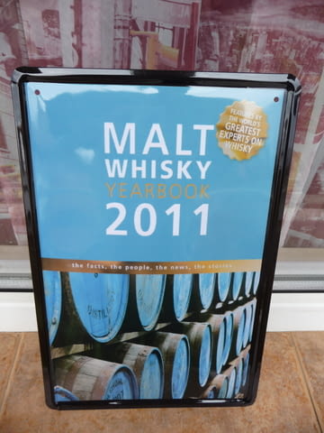 Метална табела уиски в бъчви отлежало 2011 малцово бар декор, град Радомир - снимка 1