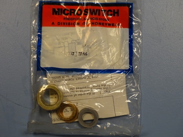 Щуцер за захранващи кабели Micro Switch 2PA6 Typ”S” ruber power supply cord - снимка 1