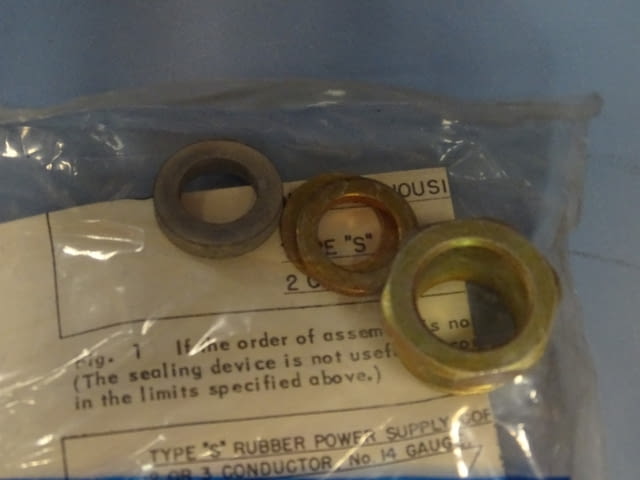 Щуцер за захранващи кабели Micro Switch 2PA6 Typ”S” ruber power supply cord - снимка 3