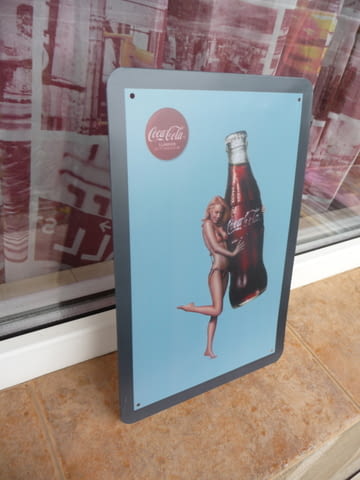 Метална табела Кока Кола Coca Cola бутилка момиче бански, град Радомир | Картини - снимка 2