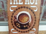 Метална табела кафе горещо кафене среща гледане зърна чашка