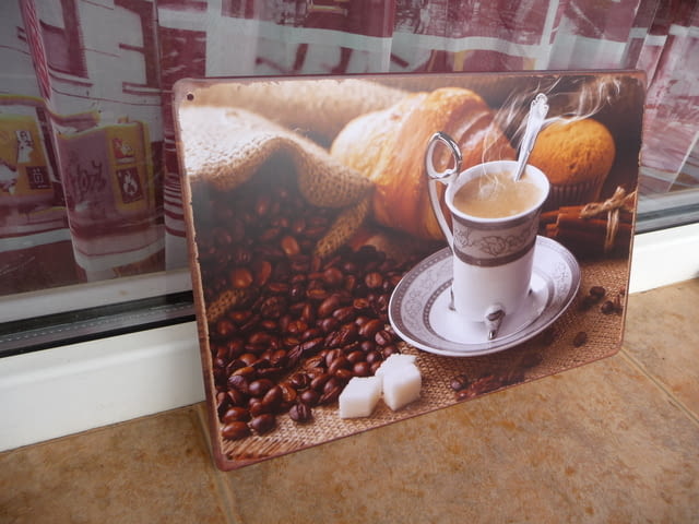 Метална табела кафе бучки захар кроасан кекцче мъфин среща порцелан - снимка 2