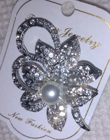 Брошка Кристално цвете - city of Montana | Necklaces / Chains / Pendants - снимка 1