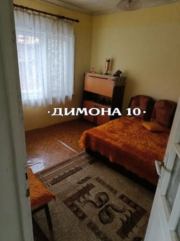 „ДИМОНА 10“ ООД продава масивна къща на два етажа в с. Просена - снимка 12