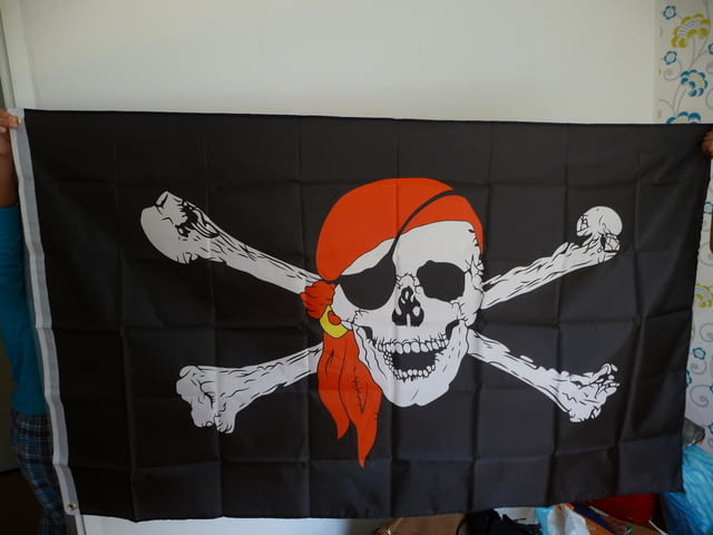 Пиратско знаме флаг шапка кораб корсар череп червена кърпа, city of Radomir - снимка 1