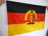 Ново Знаме на Източна Германия ГДР Трабант Берлинската стена