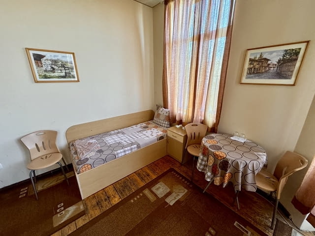 Нощувки срещу Централна ЖП гара и Автогара - София Internet, Cable TV, Furnished, Balcony, TV, In the Center, Near by Bus Station, Near by Shop, Near by Metro Station, Near by Park, Near by School, Near by Food Store - city of Sofia | Lodging - снимка 6