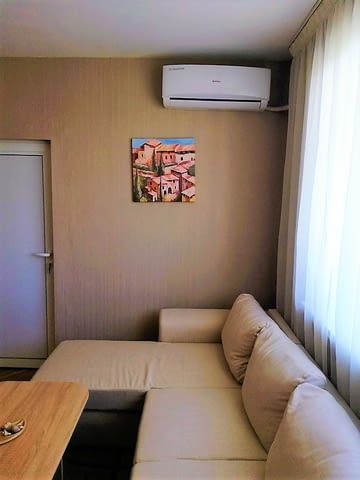 Тристаен нощувки - Център Internet, Cable TV, Furnished, Balcony, TV, In the Center, Near by Bus Station, Near by Shop, Near by Food Store - city of Varna | Lodging - снимка 5