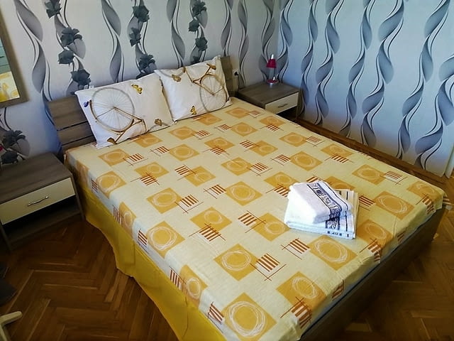 Тристаен нощувки - Център Internet, Cable TV, Furnished, Balcony, TV, In the Center, Near by Bus Station, Near by Shop, Near by Food Store - city of Varna | Lodging - снимка 6