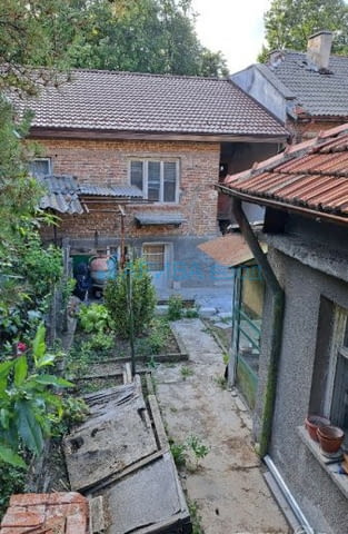 Самостоятелна къща след ремонт в Хасково 1-етажна, Тухла, 75 м2 - град Хасково | Къщи / Вили - снимка 5