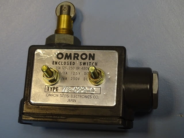 Изключвател Omron ZE-Q22-G Enclosed Switch Roller Plunger 15A - снимка 5