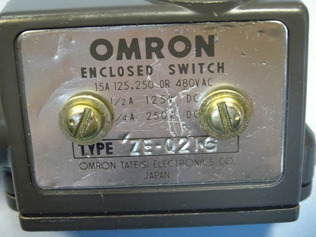 Изключвател Omron ZE-Q21-G Enclosed Switch Roller Plunger 15A - снимка 6