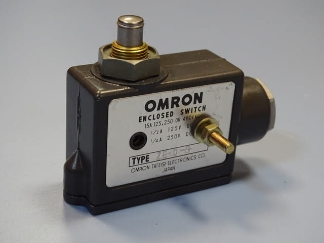 Изключвател Omron ZE-Q-G Enclosed Switch Plunger 15A, град Пловдив | Промишлено Оборудване - снимка 1