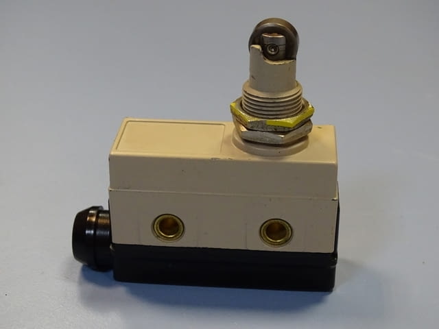 Изключвател Omron ZC-Q2255 Limit Switch 15A/250V, град Пловдив | Промишлено Оборудване - снимка 3