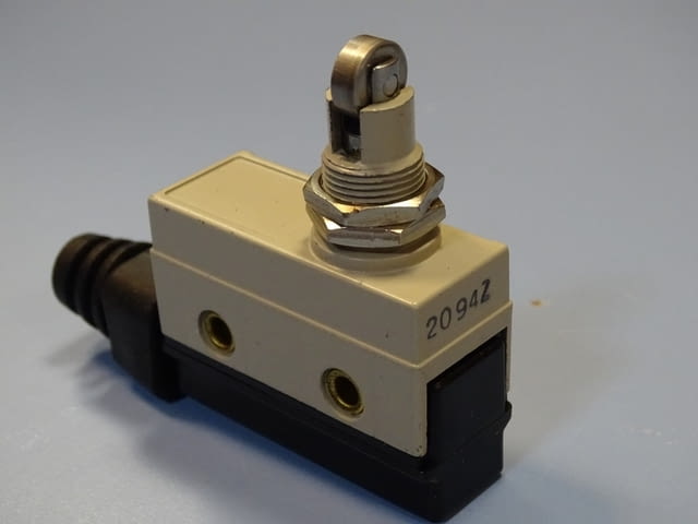 Изключвател Omron ZC-Q2155 Limit Switch 10A/250V, град Пловдив | Промишлено Оборудване - снимка 4