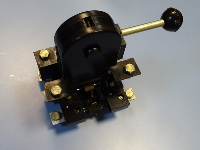 Включвател лостов въздушен прекъсвач тип ВЛДК-250А, град Пловдив | Промишлено Оборудване - снимка 3