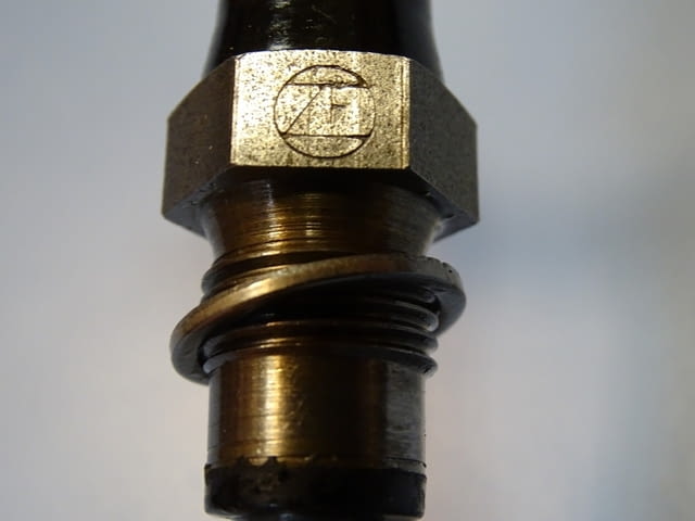 Четка ел. контактна ZF M14x1.5xф4 electrical contact brash L-65mm 24VDC - снимка 4