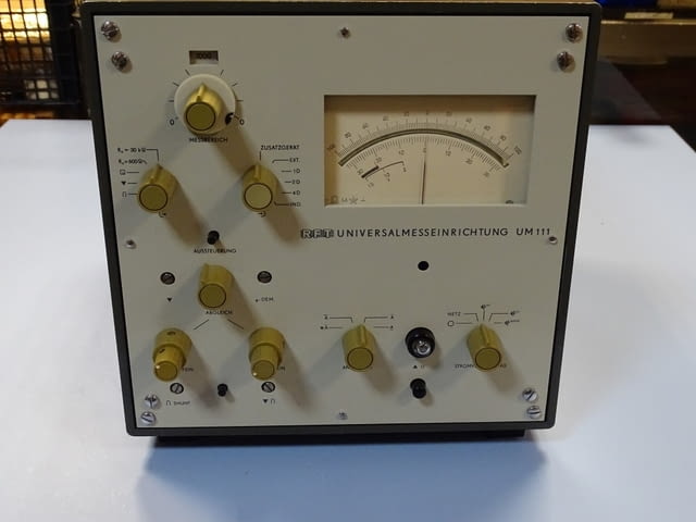 Универсален измервателен уред RFT VEB universalmesseinrichtung UM111 - снимка 3