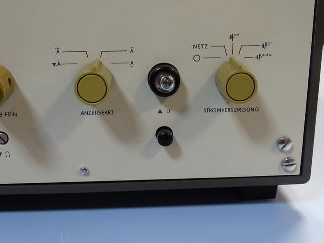 Универсален измервателен уред RFT VEB universalmesseinrichtung UM111 - снимка 8