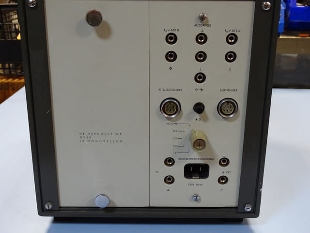 Универсален измервателен уред RFT VEB universalmesseinrichtung UM111 - снимка 10