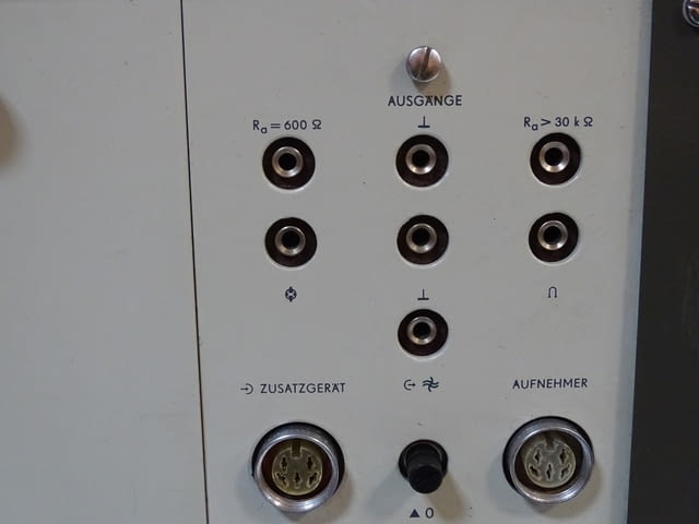 Универсален измервателен уред RFT VEB universalmesseinrichtung UM111 - снимка 12