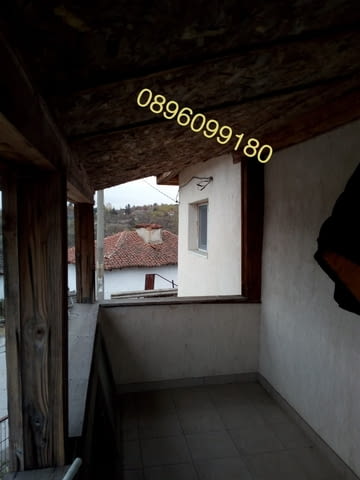 Продава се къща на 2 етажа в село Горна василица на 1 час от София - снимка 12