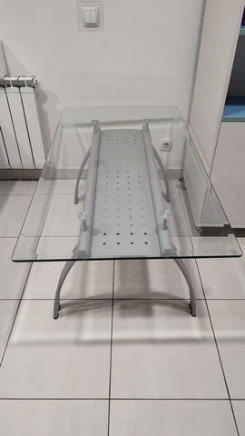 Продавам маса със стъклен плот Стъкло, Модерен, Фиксирана - град София | Маси - снимка 2