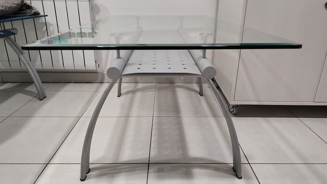 Продавам маса със стъклен плот Стъкло, Модерен, Фиксирана - град София | Маси - снимка 3