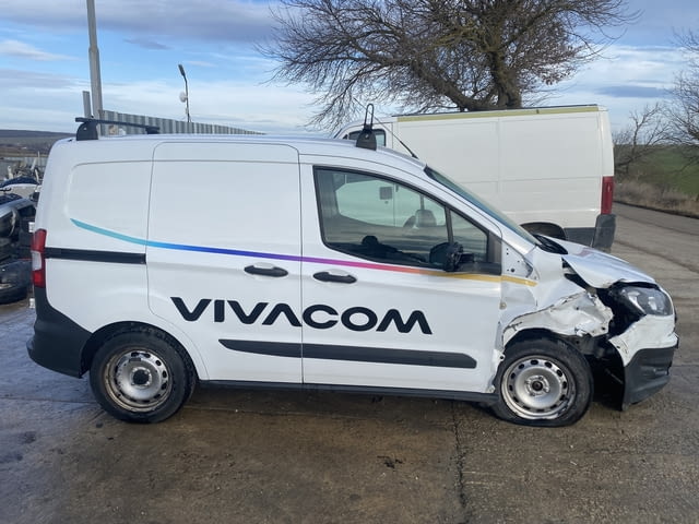 Ford Transit Courier 1.5 TDCI, 95 кс., 5 ск., двигател XVCC , 98 000 km., 2018 г., euro 6B, Форд Тра - снимка 3