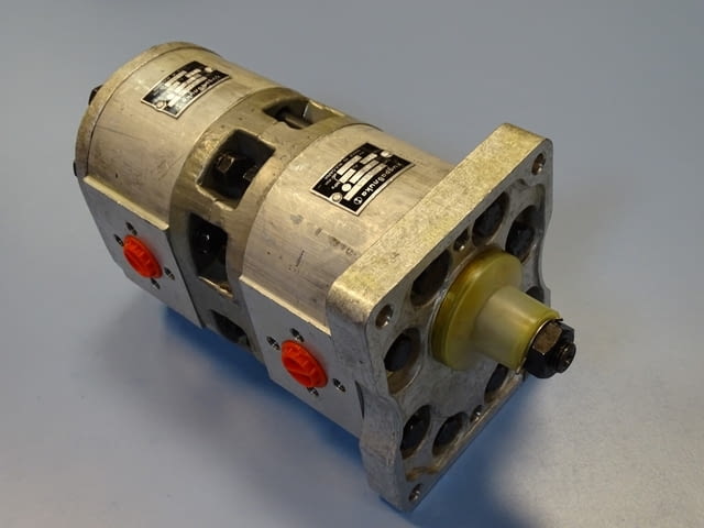 Хидравлична помпа сдвоена "Хидравлика" С54Х/С54Х 175 Bar 1500 min-1 - снимка 2