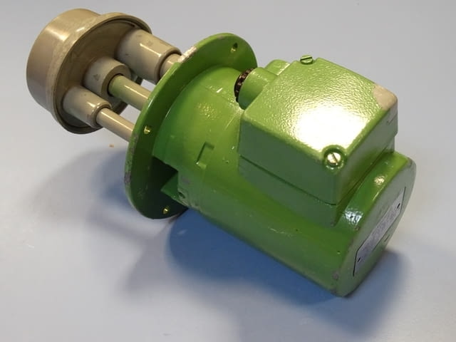 Помпа за охлаждаща течност Siemens 2AB1 212-ORE-Z immersion pump 12 l/min - снимка 3