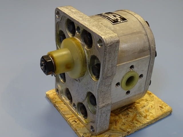 Хидравлична помпа "Хидравлика" С54Х-1 175 Bar 1500 min-1, city of Plovdiv - снимка 1