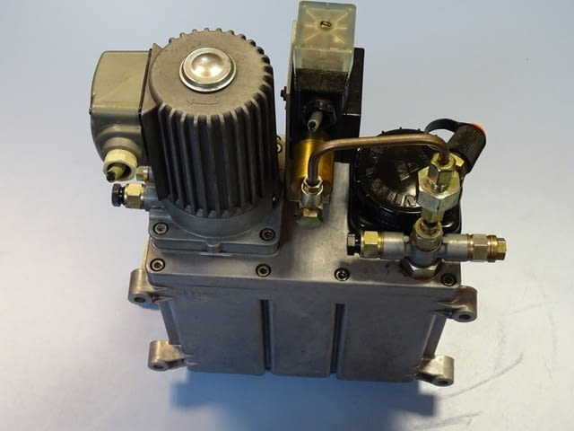 Смазочна хидравлична станция Willy Vogel MFE 5/B 3/S 3 sentral lubrication system - снимка 4