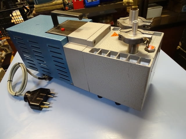 Вакуум помпа Vacuubrand RD-30 rotary vane pump 380V 30 m3/h, city of Plovdiv - снимка 2