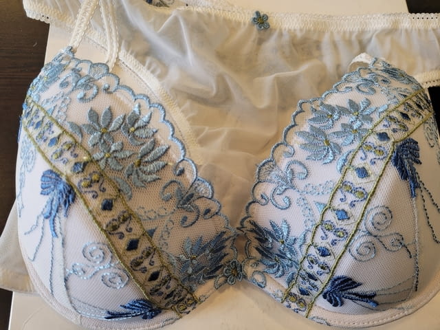 SeiMia 75C+L бял италиански комплект повдигащ сутиен+прашка пуш-ъп сутиени свалящи подплънки+прашки - снимка 1