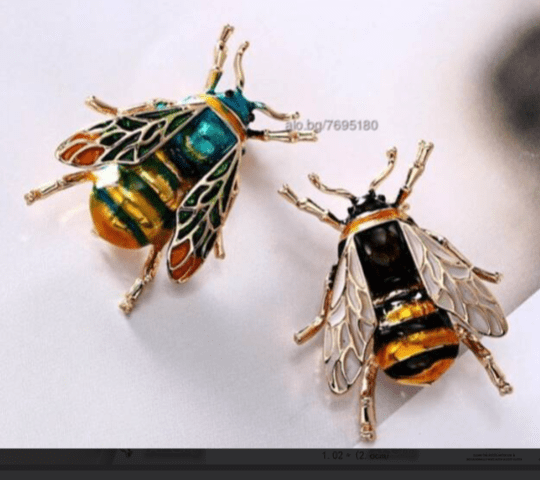 Ретро-брошка Земна пчела - град Берковица | Колиета / Синджири / Медальони - снимка 1