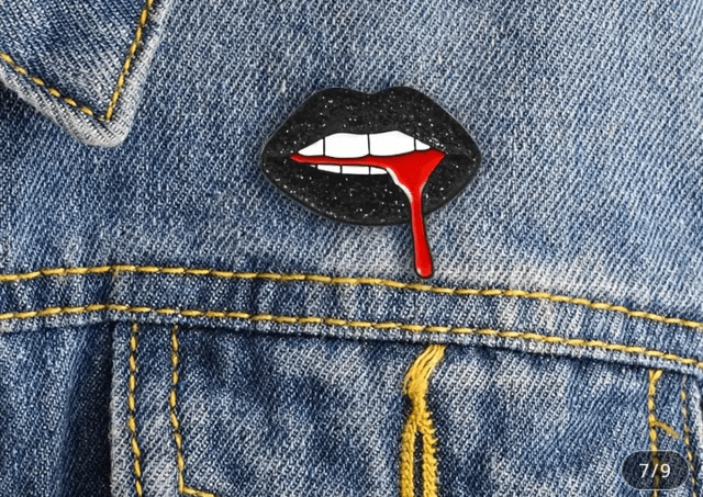 Пънк-брошка Устни - град Монтана | Колиета / Синджири / Медальони - снимка 1