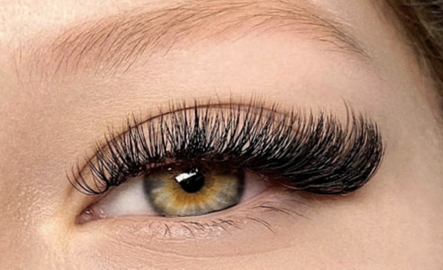 Комбиниран курс миглопластика – косъм по косъм и обемни техники - снимка 1