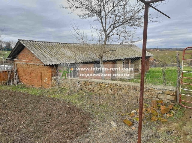 3779. Къща с двор, обор и навес за продажба в село Брягово, Хасково. - снимка 5