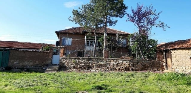 Къща в село Елена област Хасково 2-етажна, Тухла, 500 м2 - град Хасково | Къщи / Вили - снимка 5