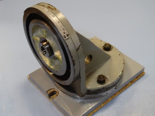 Ъглова конзола за фреза AVIA FOP FND-32, city of Plovdiv | Industrial Equipment - снимка 1