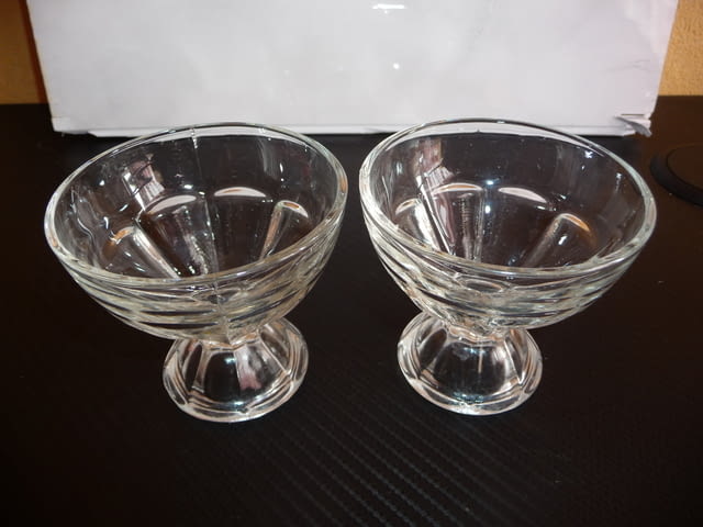 Две стъклени чашки за 2лв. чаши стъкло на столче аперитив, град Радомир | Домашни Потреби - снимка 1