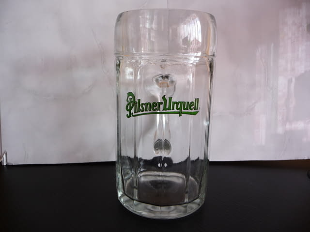 Голяма стъклена халба за бира Pilsner Urquell 1 литър чешка Чехия - снимка 1