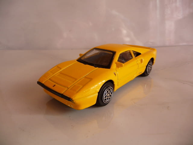 Ferrari GTO Bburago Ферари колекционерска количка жълто, city of Radomir | Sport Toys - снимка 1