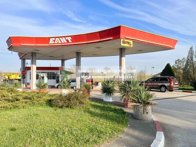 Търговски обект - Бензиностанция и газстанция за продажба в град Любимец, област Хасково. - снимка 1