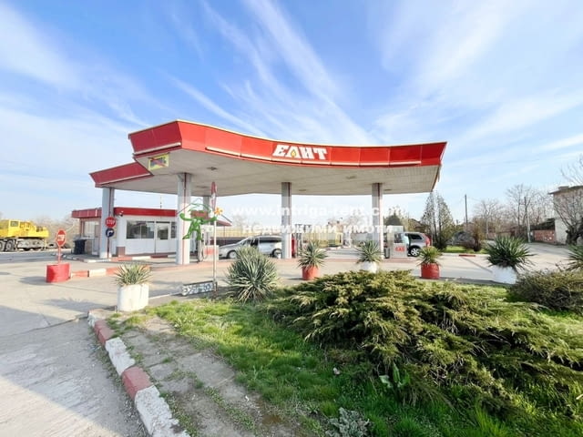 Търговски обект - Бензиностанция и газстанция за продажба в град Любимец, област Хасково. - снимка 2