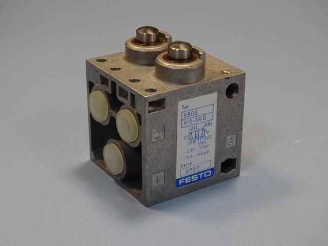 Пневматичен изключвател Festo 6809 V-5-1/4 B stem actuated pneumatic limit valve - снимка 1
