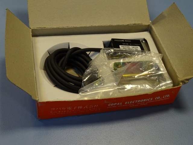 Датчик за налягане Copal Electronics PS4-102V-Z pressure switch sensor transducer - снимка 1